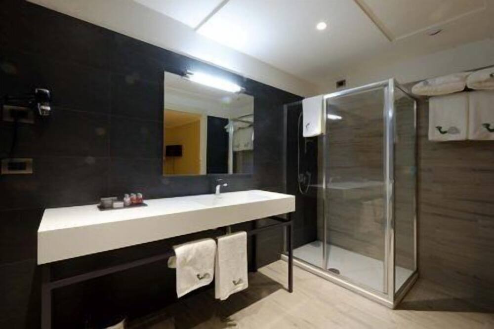 Photo of Bathroom in Canale