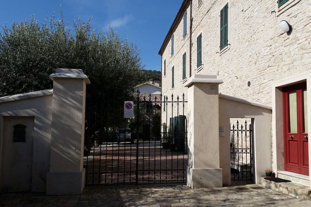 Photo of Outdoor in Avenale