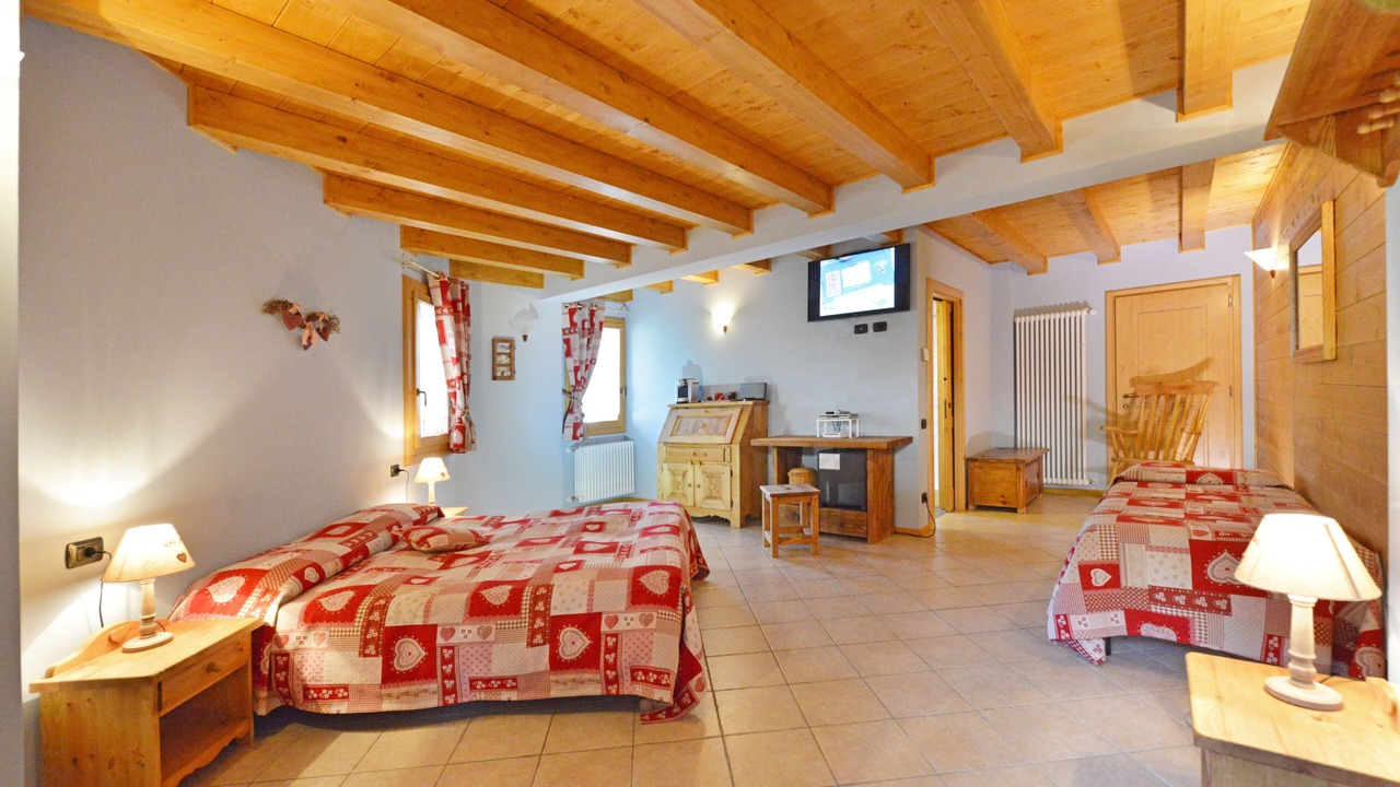 Photo of Bedroom in Antagnod