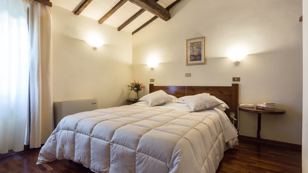 Photo of Bedroom in Collepepe