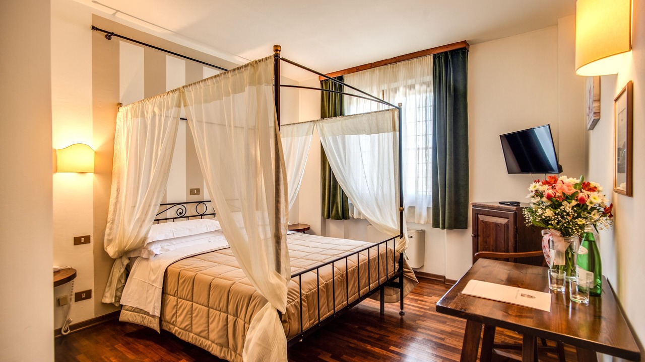 Photo of Bedroom in Collepepe