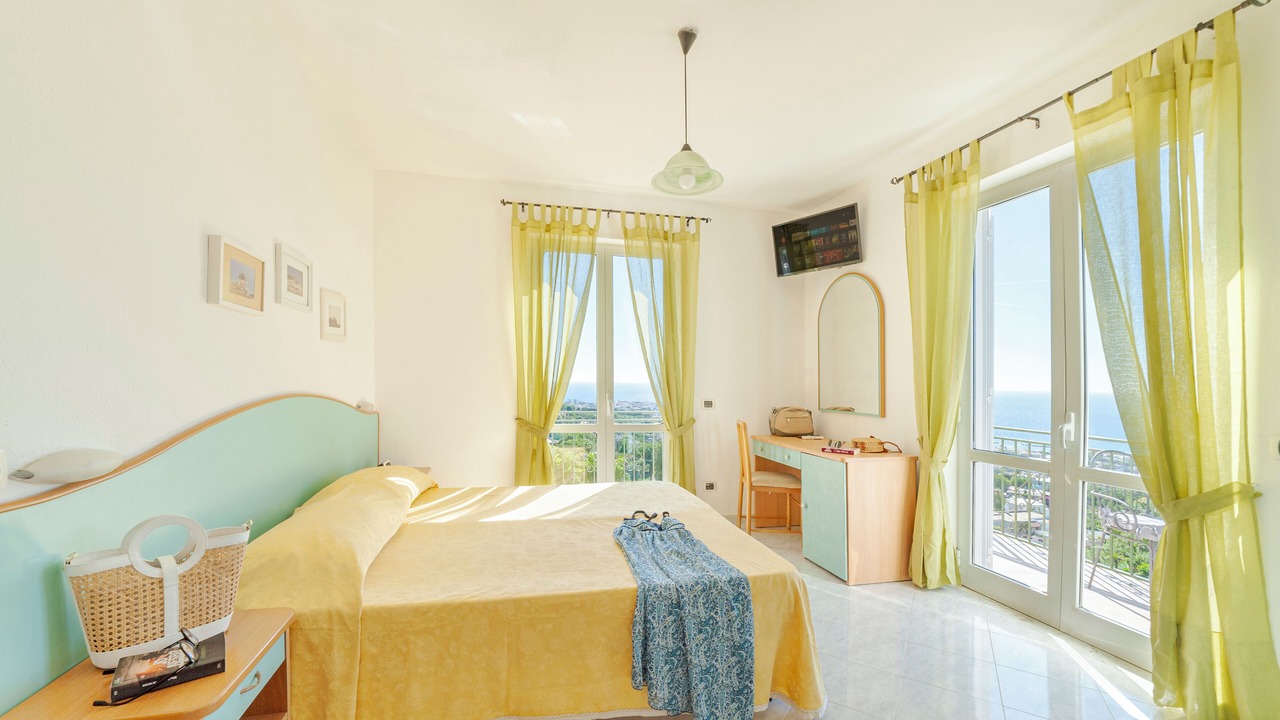 Photo of Bedroom in Forio