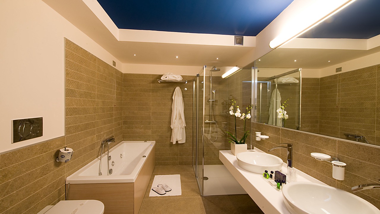 Photo of Bathroom in Olmo