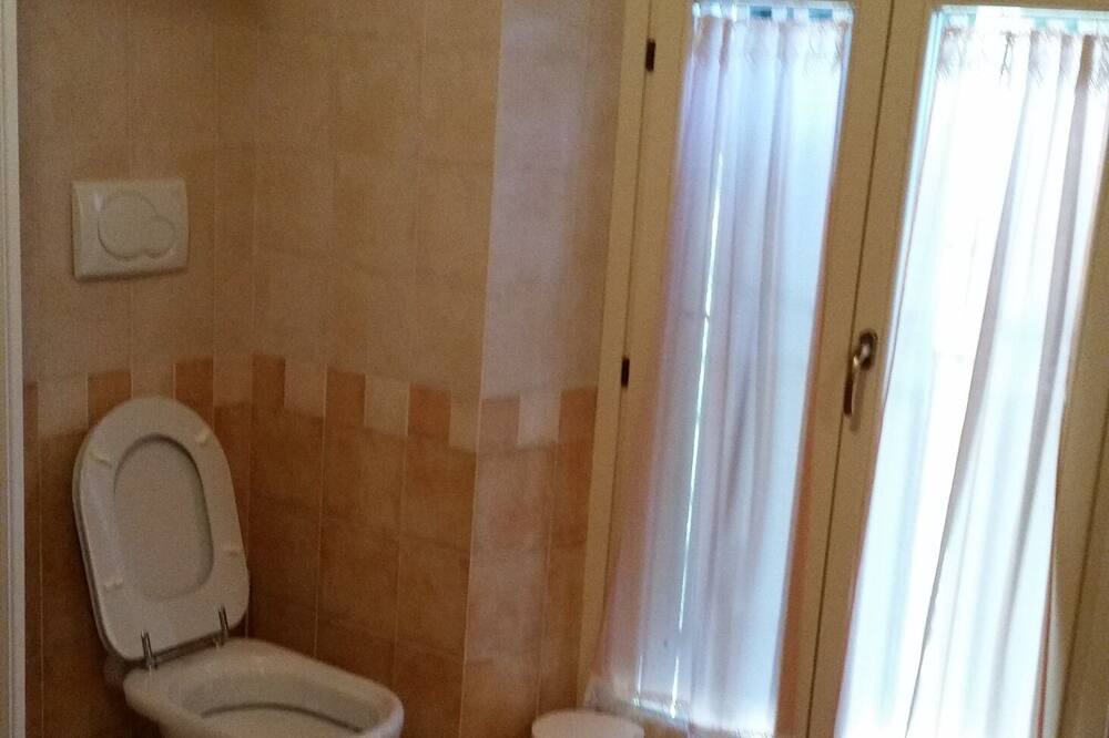 Photo of Bathroom in Avenale