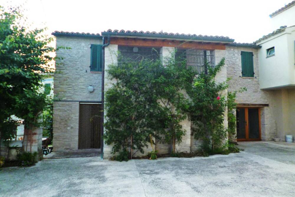 Photo of Outdoor in Avenale