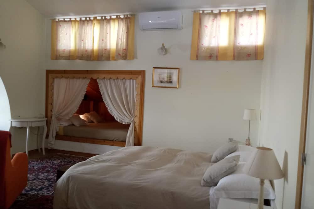 Photo of Bedroom in Tollo