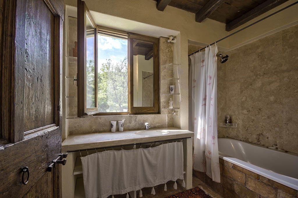 Photo of Others in Saturnia