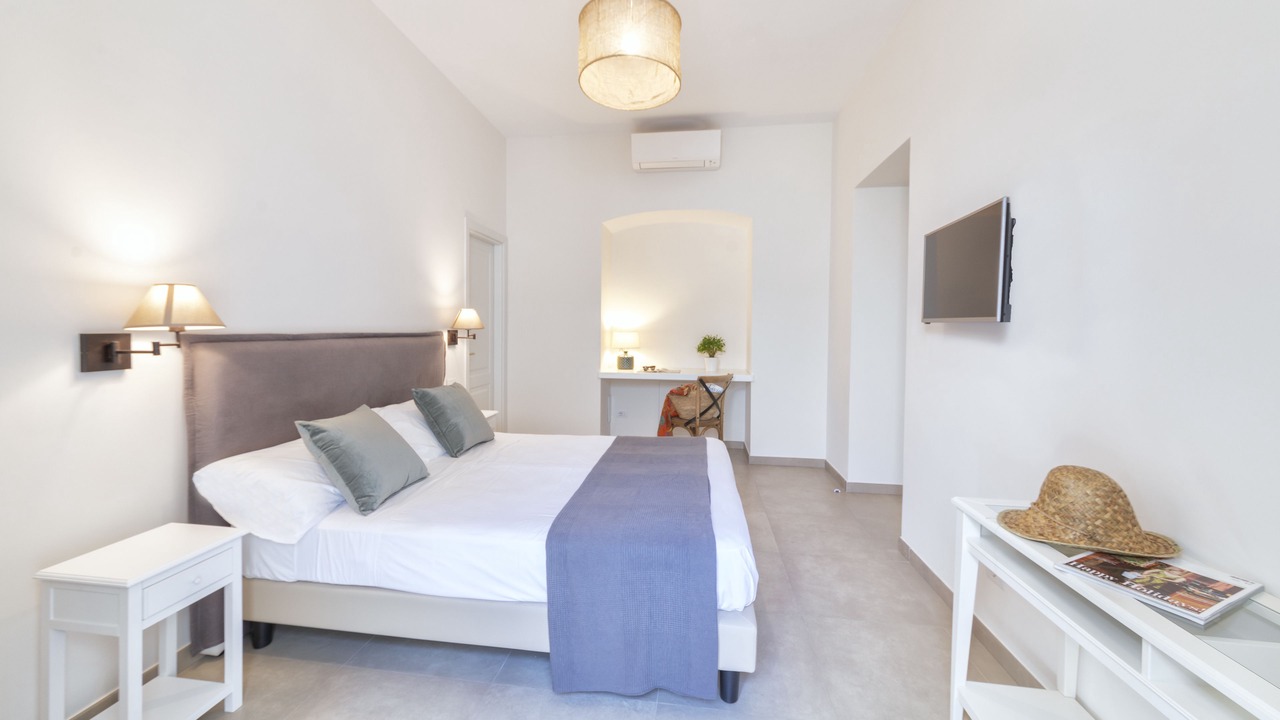 Photo of Bedroom in Forio