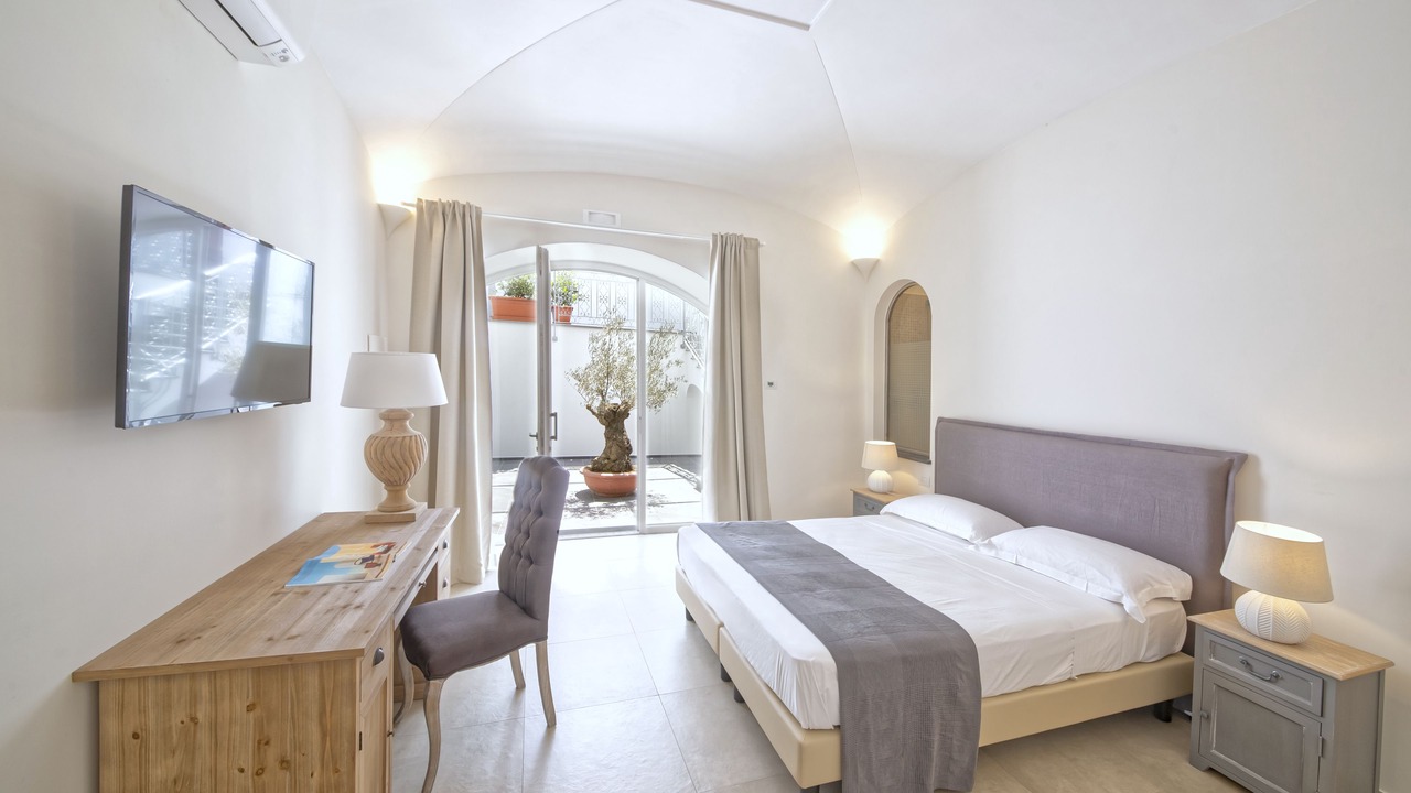 Photo of Bedroom in Forio