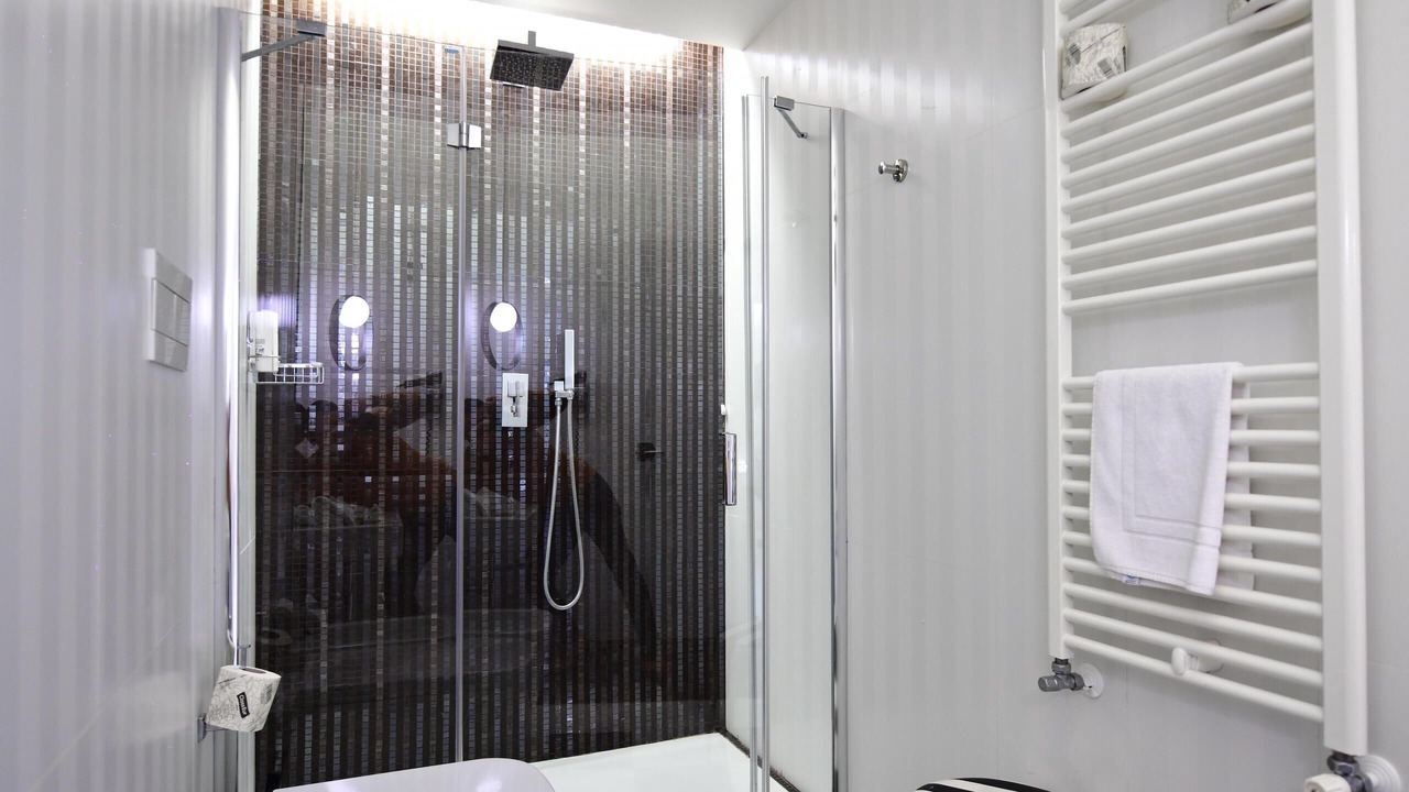 Photo of Bathroom in Laura