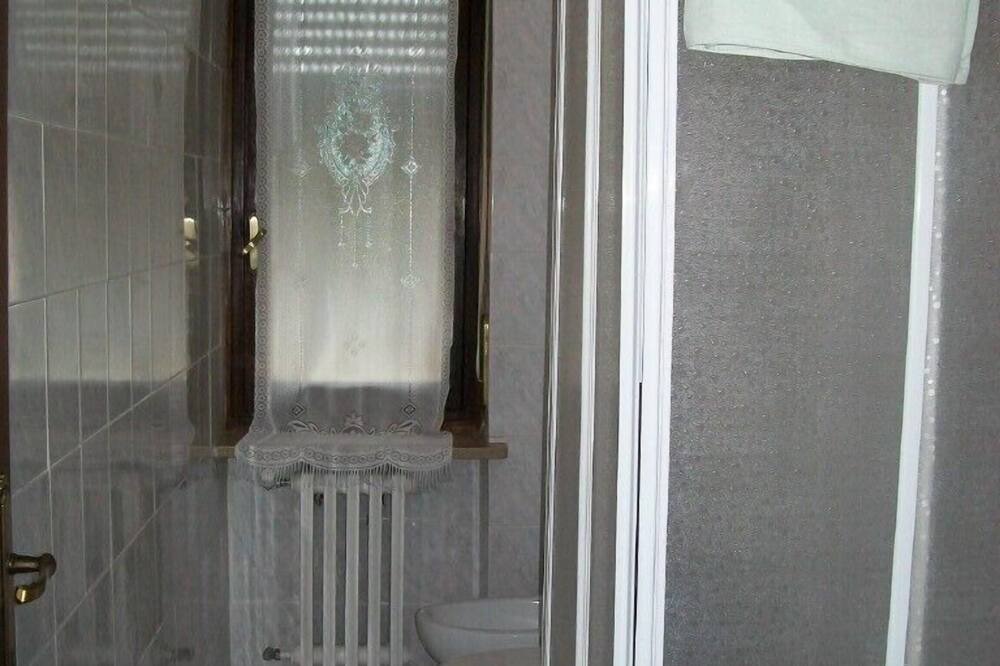 Photo of Bathroom in Cabanette