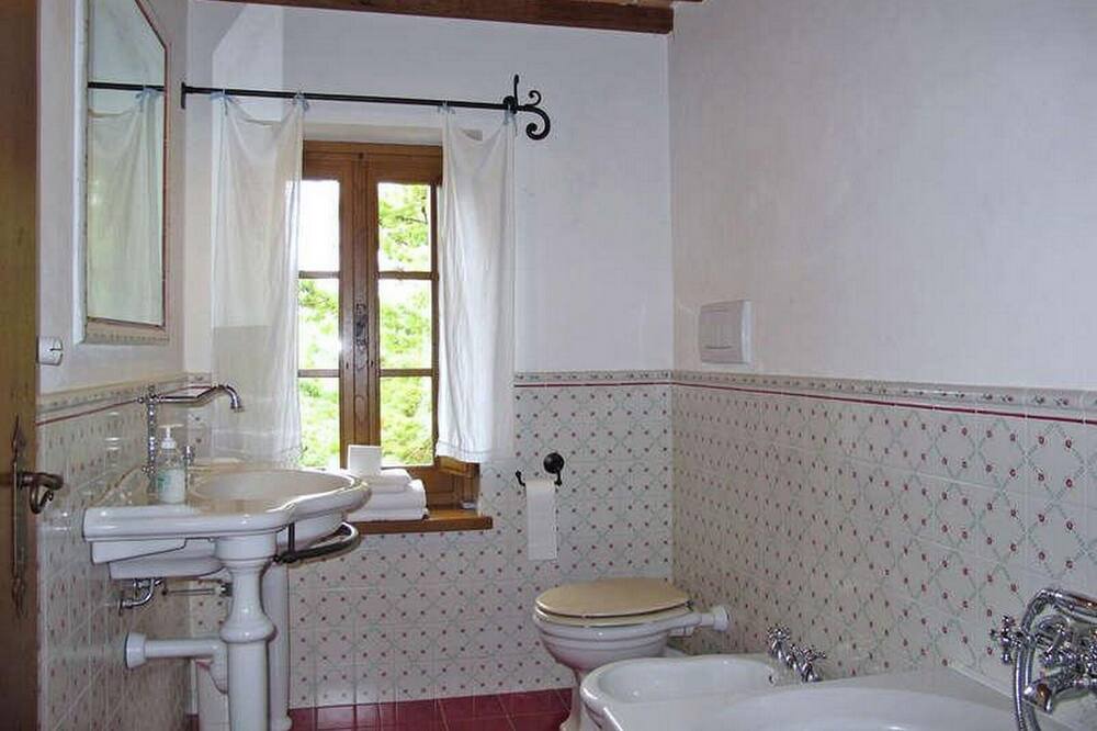 Photo of Bathroom in Ramazzano