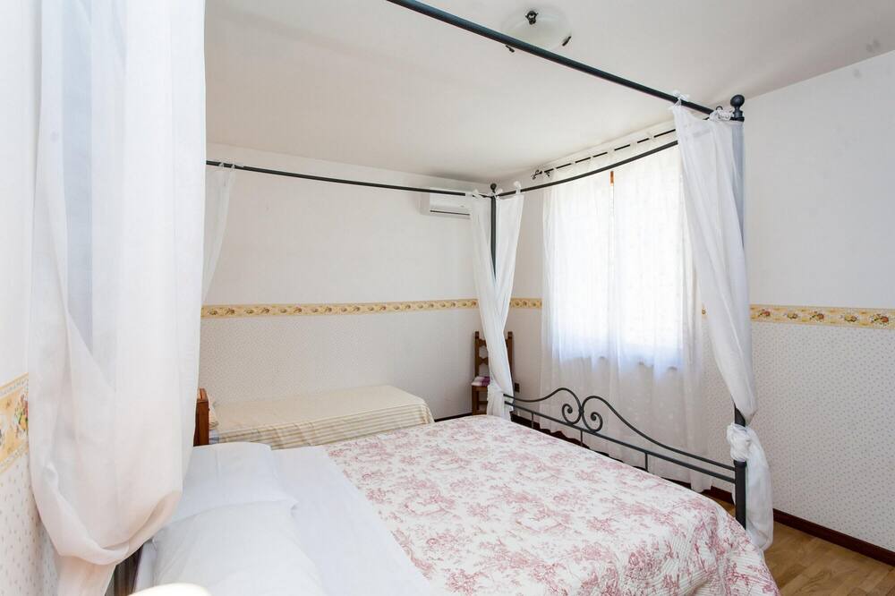 Photo of Bedroom in Ramazzano