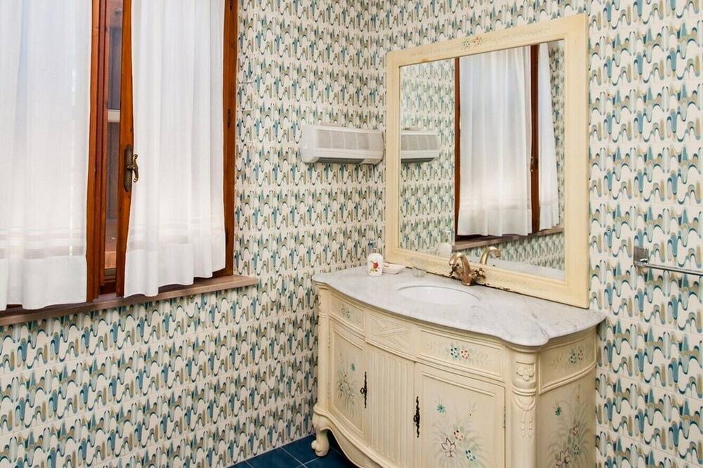Photo of Bathroom in Ramazzano
