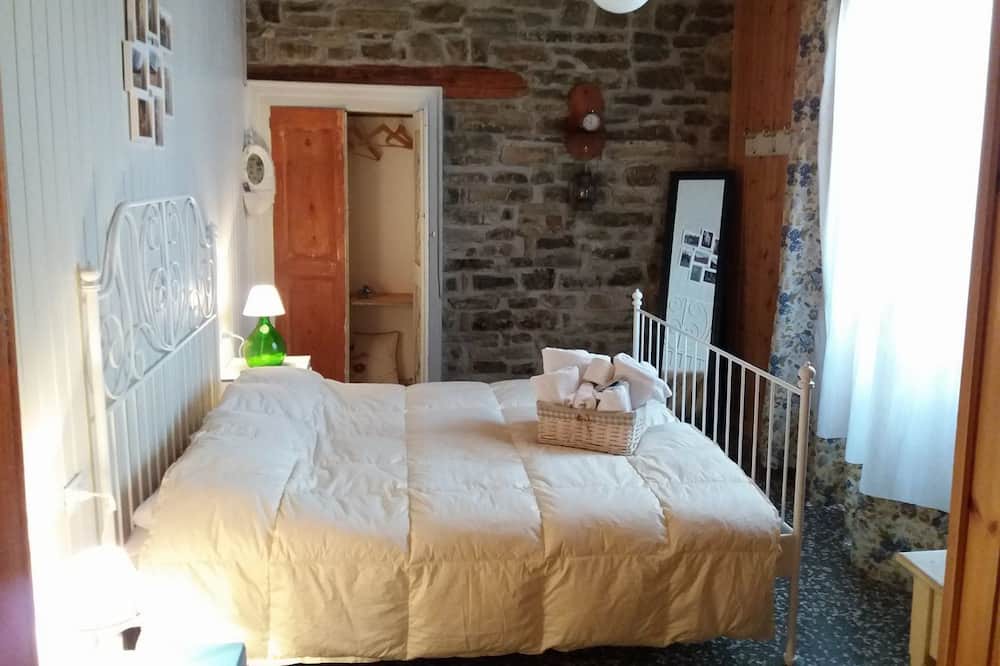Photo of Bedroom in Alessandria del Carretto