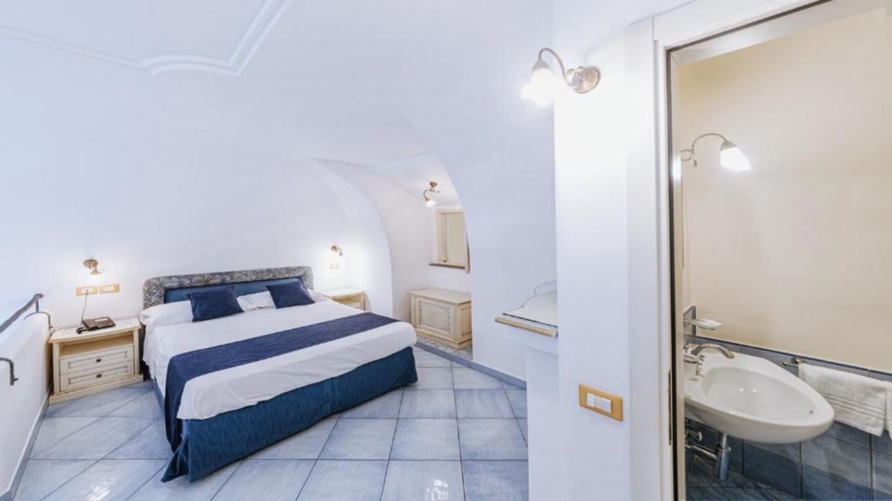 Photo of Bedroom in Forio