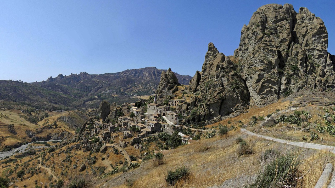 Photo of Outdoor in Pentedattilo