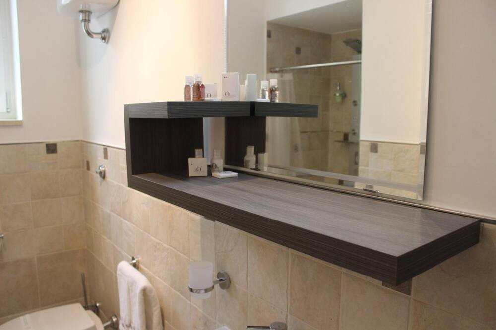 Photo of Bathroom in Paupisi