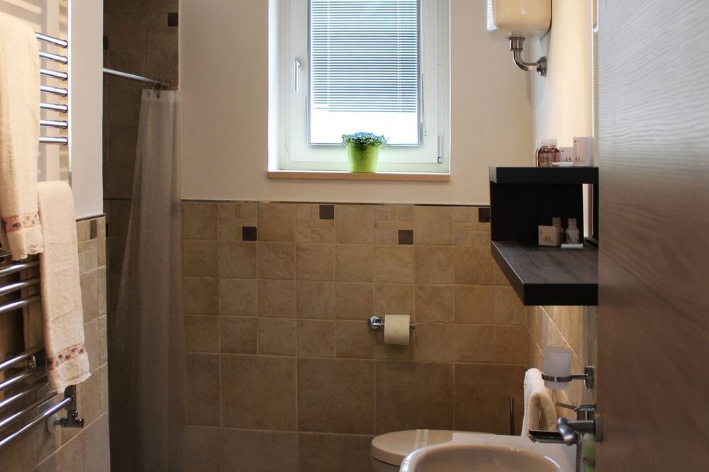 Photo of Bathroom in Paupisi
