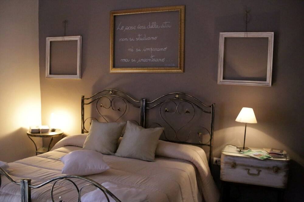 Photo of Bedroom in Venosa