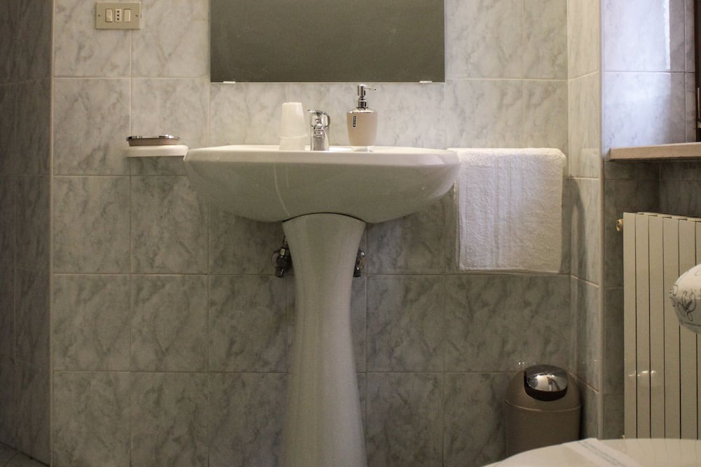 Photo of Bathroom in L'Aquila