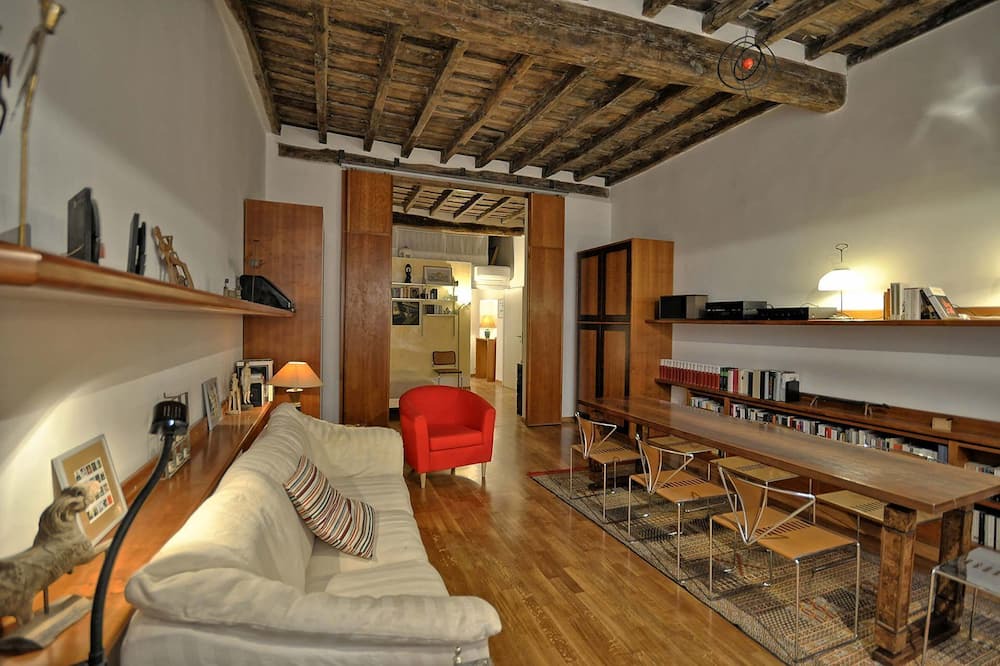 Photo of Livingroom in Rione VI Parione
