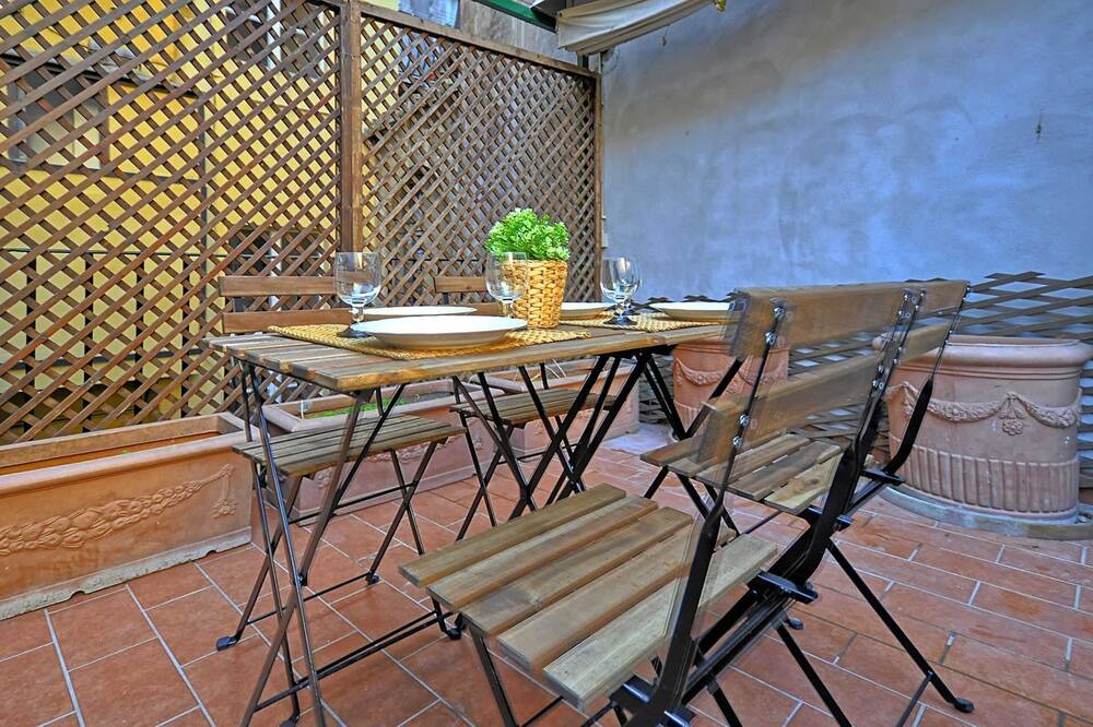 Photo of Patio Balcony in Rione VI Parione