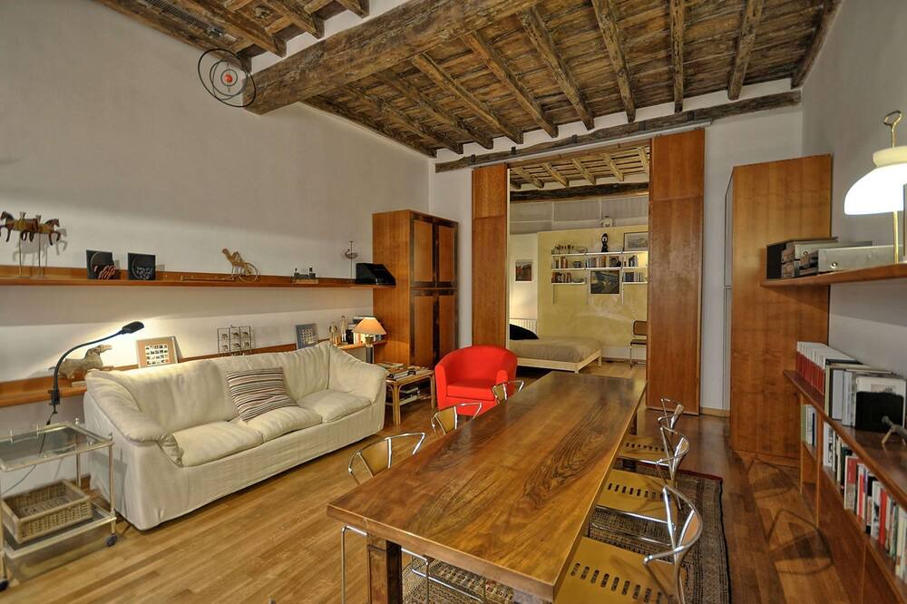 Photo of Livingroom in Rione VI Parione