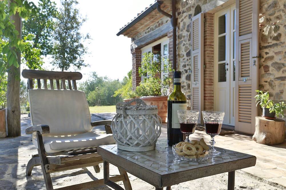 Photo of Patio Balcony in Manciano