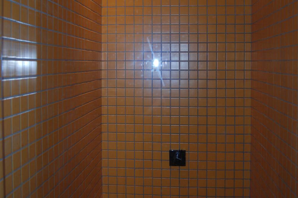 Photo of Bathroom in Marina Lido