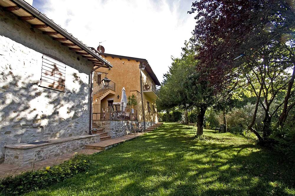 Photo of Outdoor in Uncinano