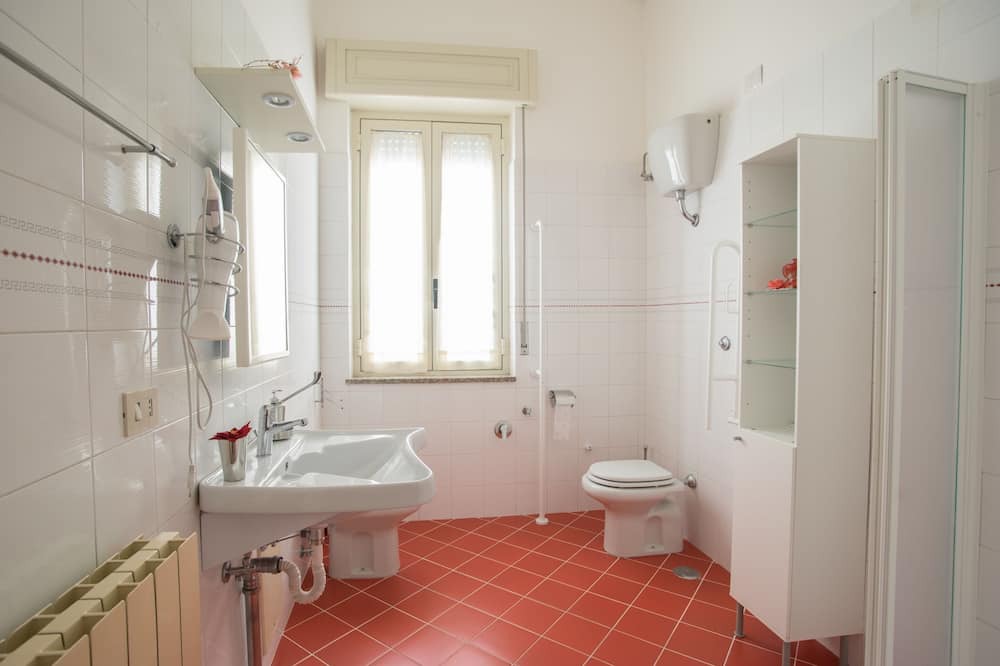 Photo of Bathroom in Rodio
