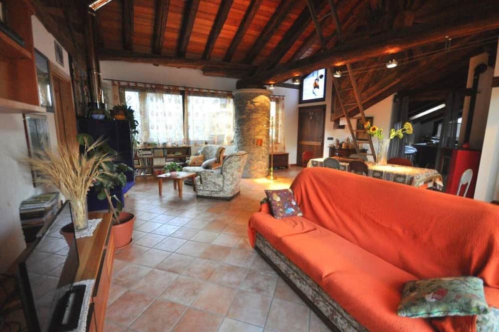 Photo of Livingroom in Plan D'introd