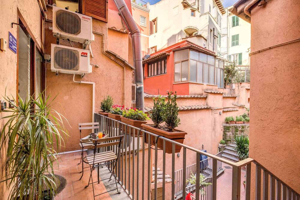 Photo of Patio Balcony in Rione III Colonna