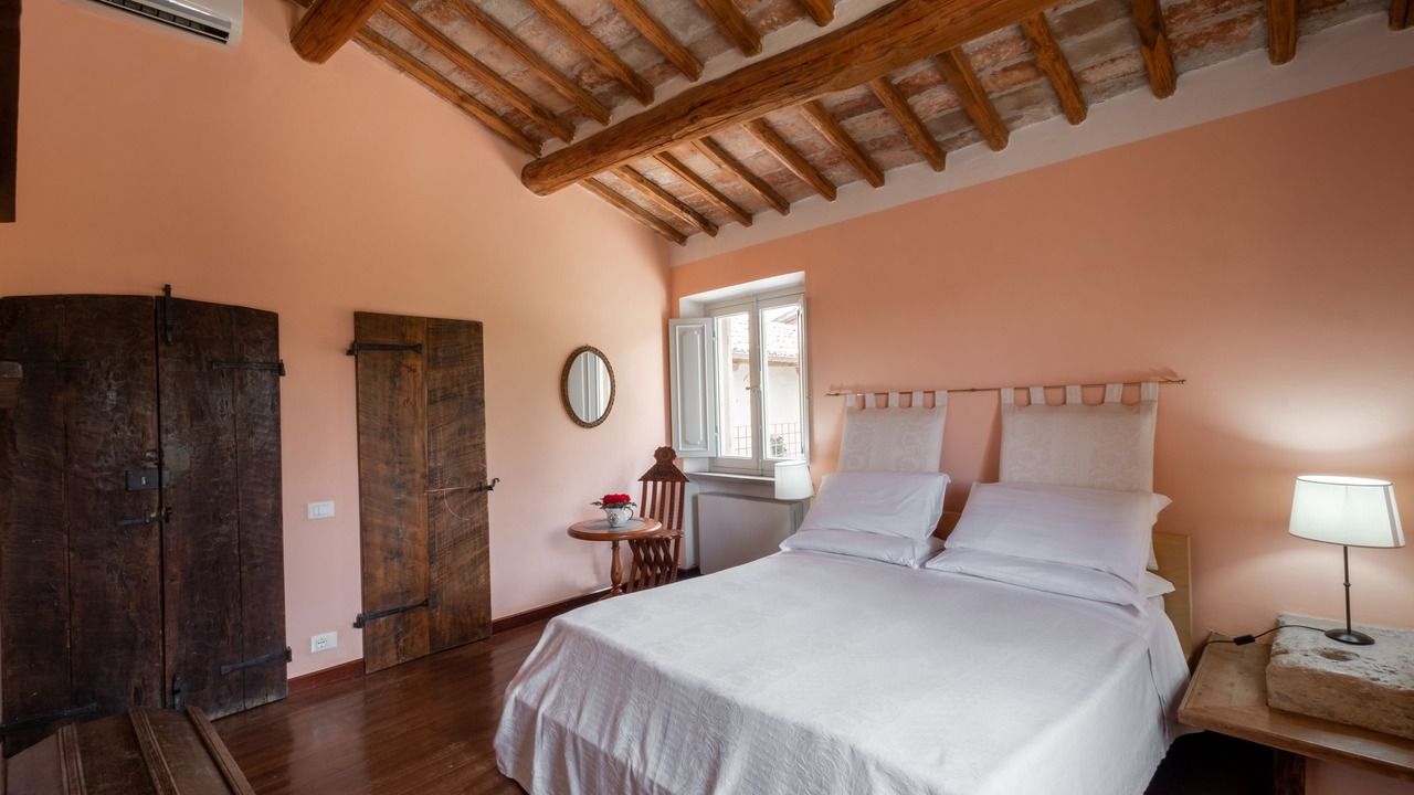 Photo of Bedroom in Collepepe