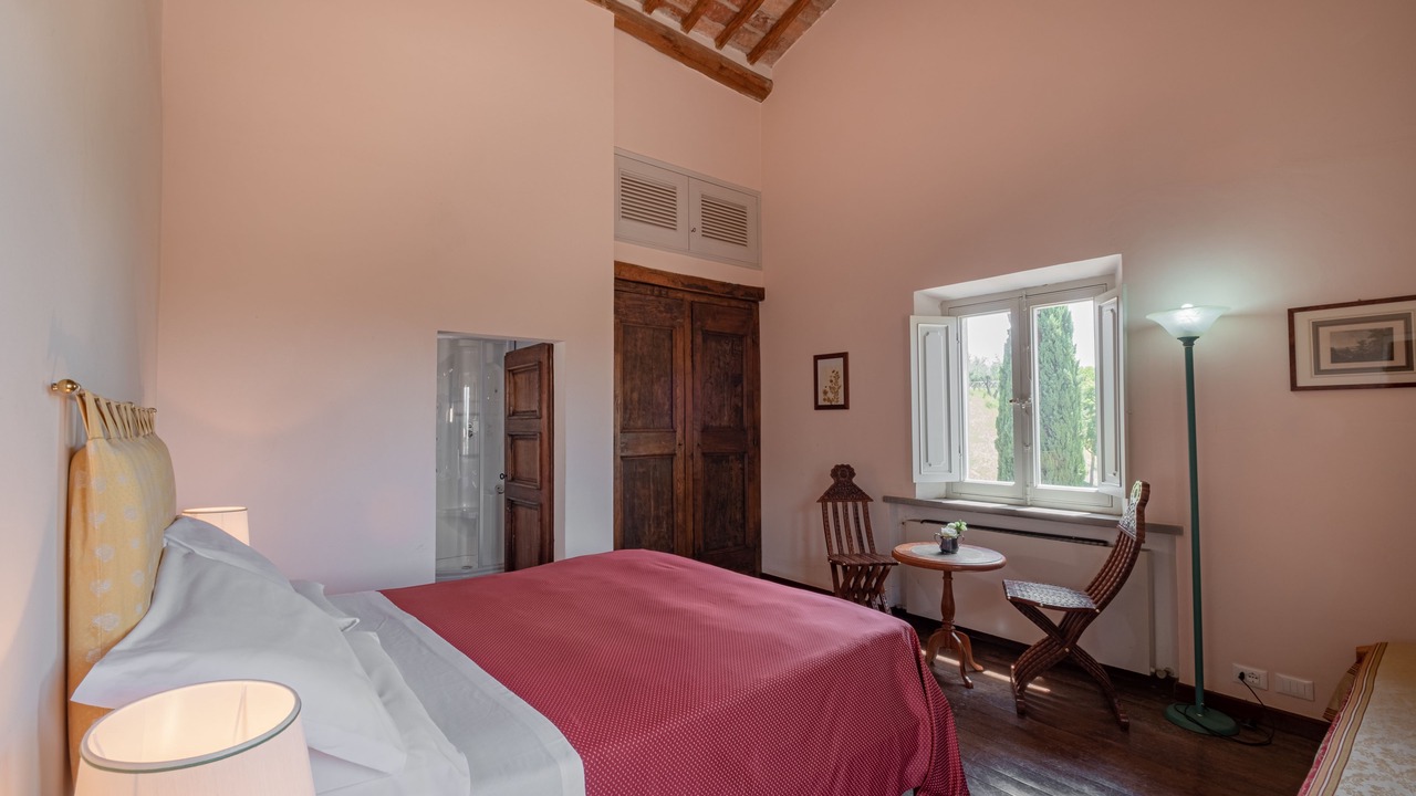 Photo of Bedroom in Collepepe