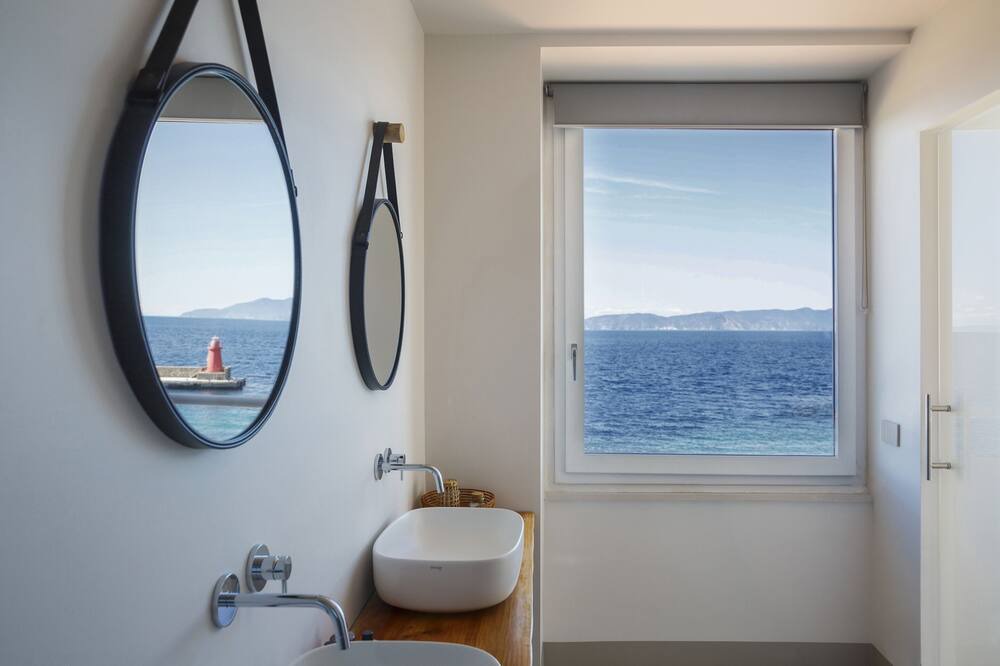 Photo of Bathroom in Giglio Porto