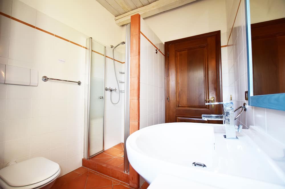 Photo of Bathroom in Poppi