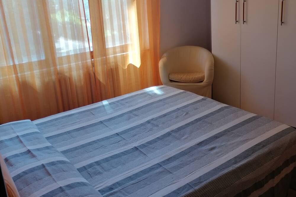 Photo of Bedroom in Saline Sadun