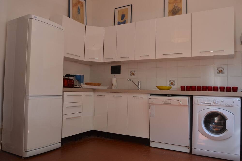 Photo of Kitchen in Saline Sadun