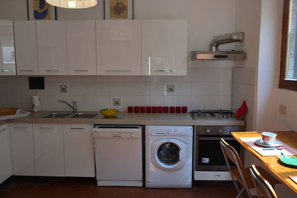 Photo of Kitchen in Saline Sadun