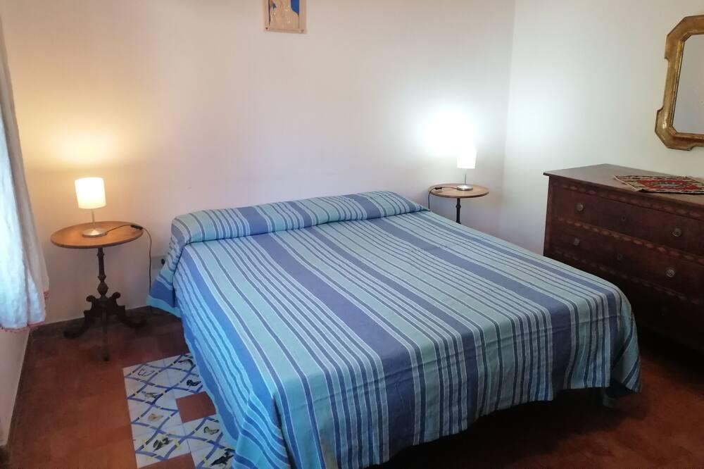 Photo of Bedroom in Saline Sadun