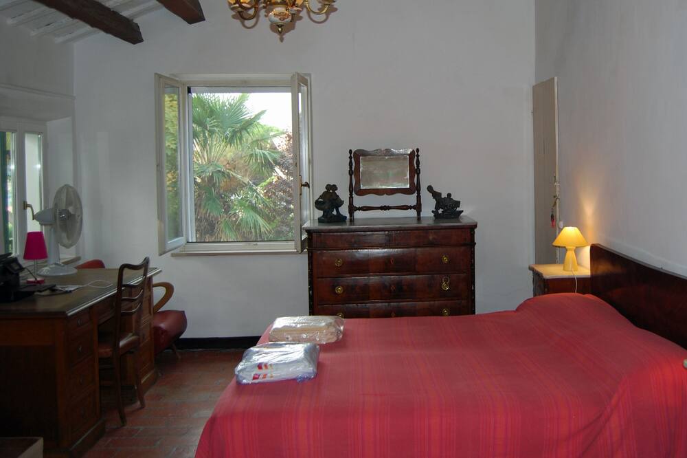 Photo of Bedroom in Montemarciano
