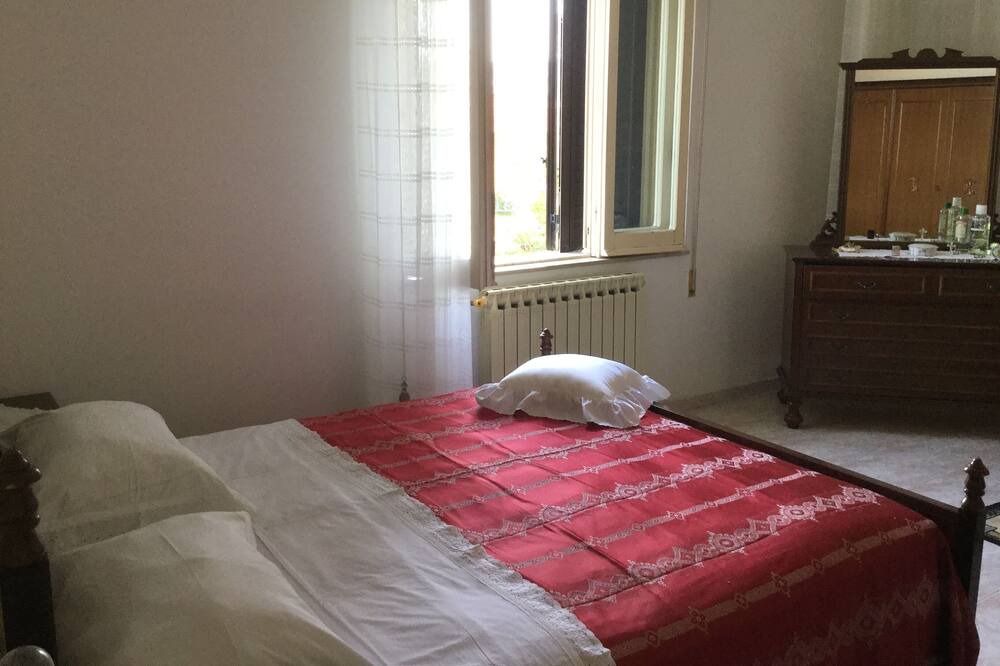 Photo of Bedroom in Atri