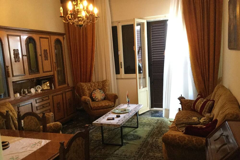 Photo of Livingroom in Atri