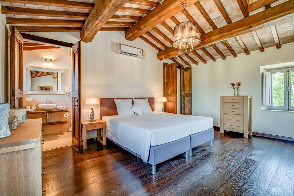 Photo of Bedroom in Allerona