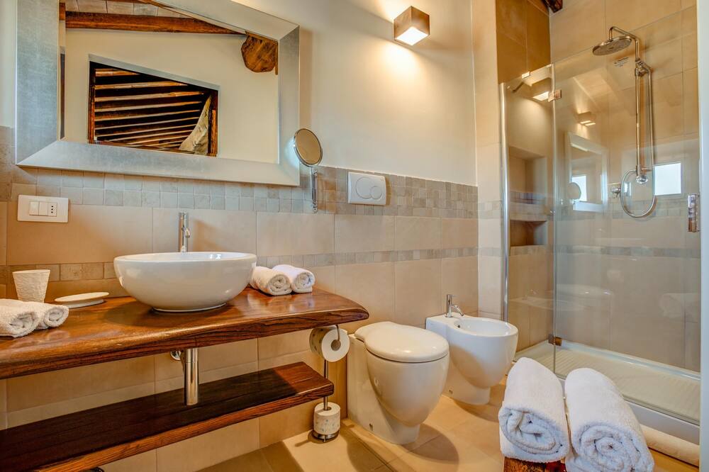 Photo of Bathroom in Allerona