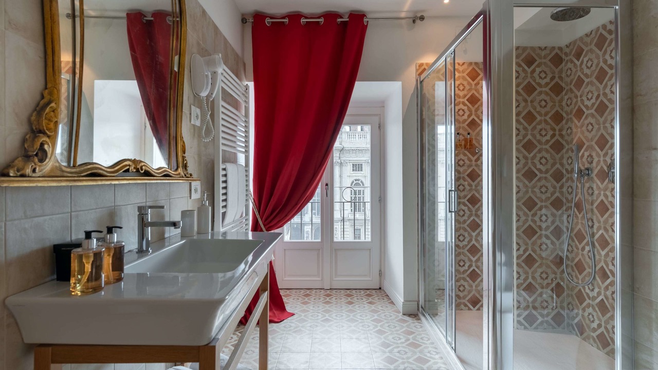 Photo of Bathroom in Roman Quarter