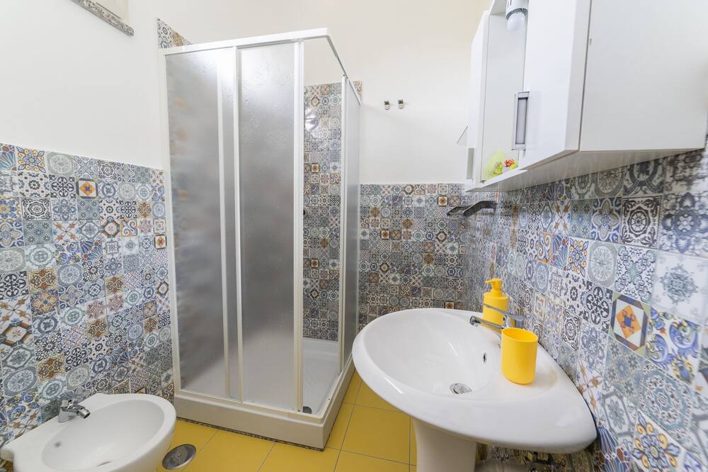 Photo of Bathroom in Rodio