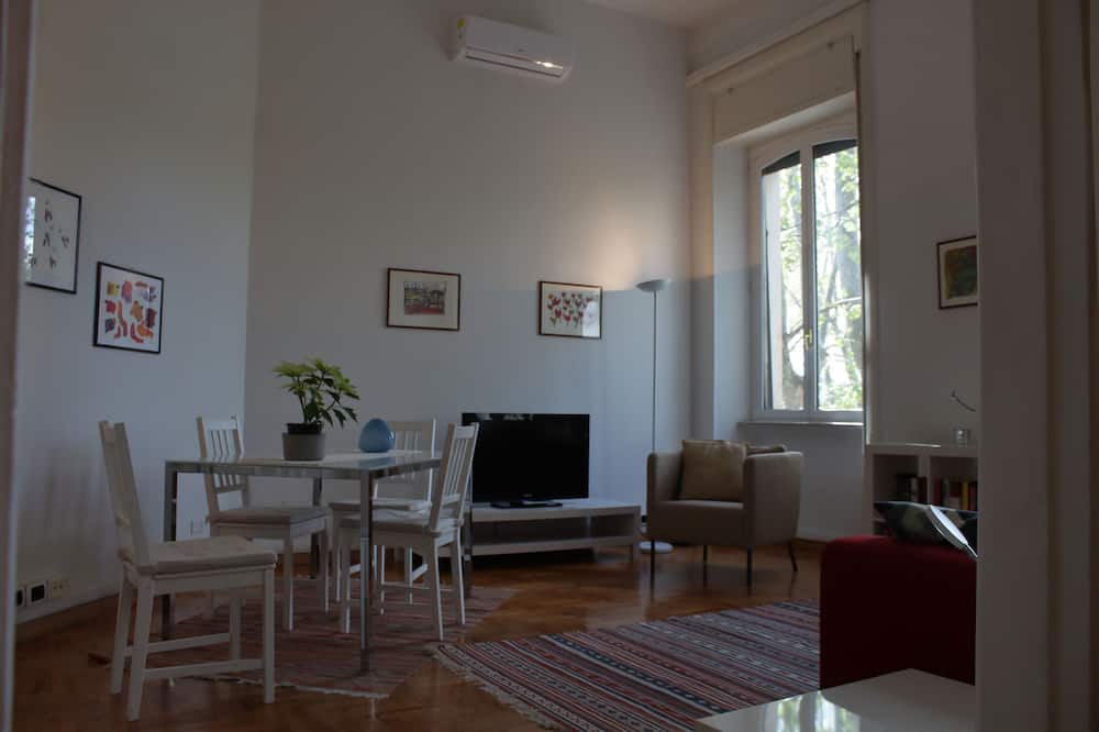 Photo of Livingroom in Roman Ghetto